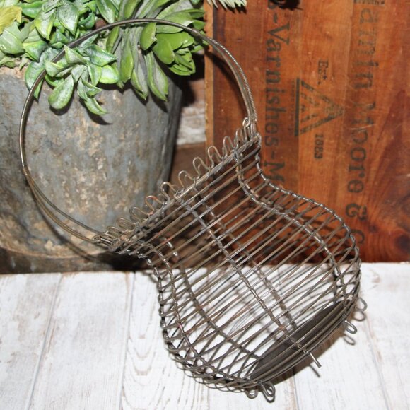 Rustic VTG Primitive Farmhouse Country Wrought Iron & Wire Egg Basket - Picture 7 of 9